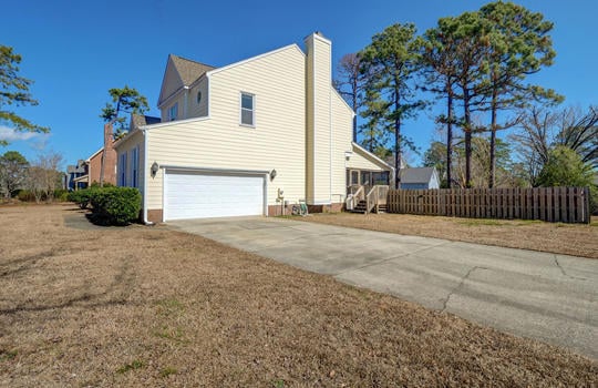 3245 Red Berry Dr, Wilmington, NC 28409