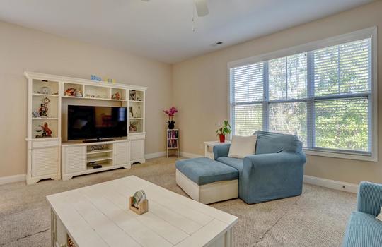 3729 Willowick Park Dr-large-013-014-Living Room-1497&#215;1000-72dpi