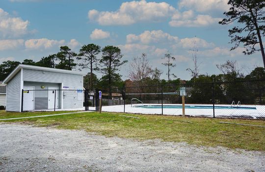 Swimming pool and bathrooms in Winds Ridge