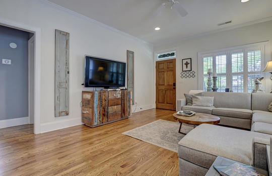 2022-Metts-Ave-Wilmington-NC-large-007-008-Living-Room-1498&#215;1000-72dpi