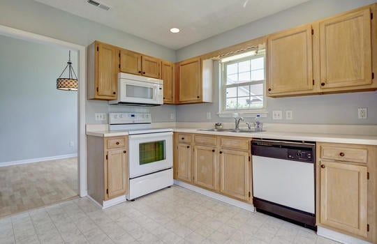 3602-New-Colony-Dr-Wilmington-large-010-010-Kitchen-1498&#215;1000-72dpi