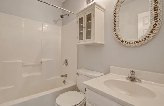 3602-New-Colony-Dr-Wilmington-large-026-014-Second-Full-Bathroom-1497&#215;1000-72dpi