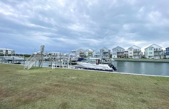 Queens Grant - Example Homes and Amenities