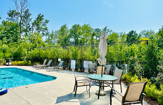 Swimming Pool - Village at Motts Landing