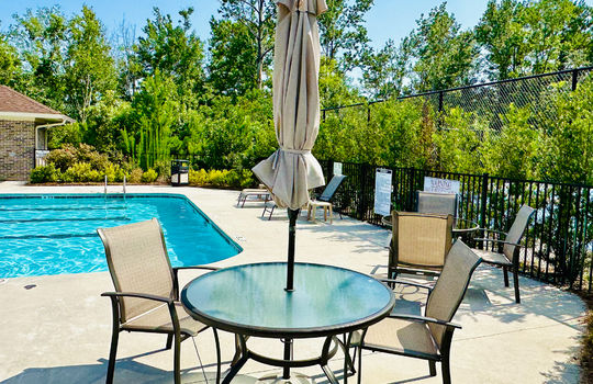 Swimming Pool - Village at Motts Landing