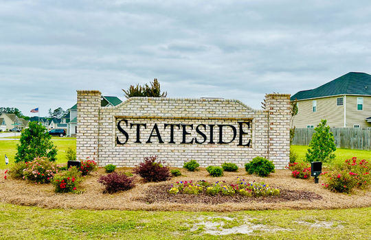 Stateside - Entrance Sign
