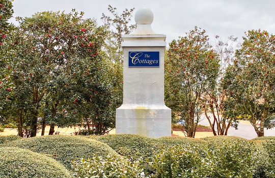 The Cottages at Hewletts Creek - Entrance Sign