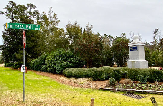 The Cottages at Hewletts Creek - Entrance Sign