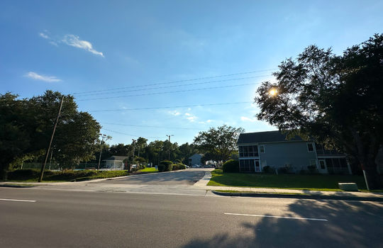 Cobblestone Condos - Entrance
