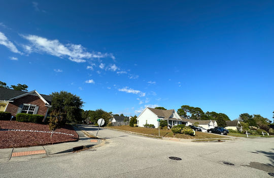 Lords Creek - Streetscape