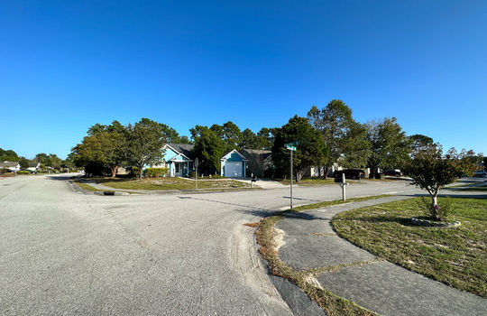 Lords Creek - Streetscape