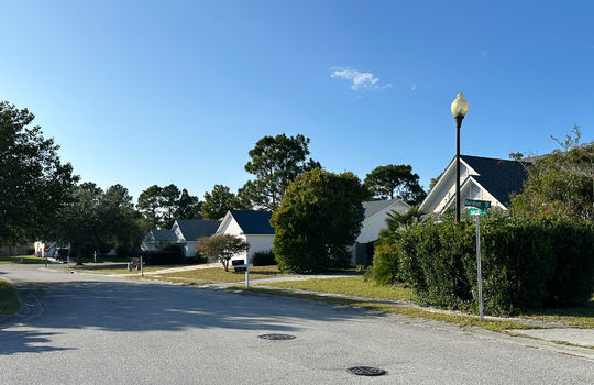Lords Creek - Streetscape