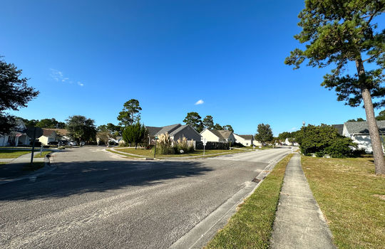 Lords Creek - Streetscape