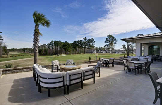 Compass Pointe - Club Outdoor Seating