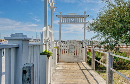 Harbour Point - To Pier