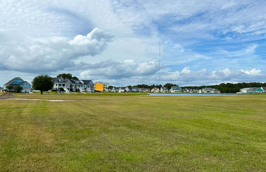 Summerhouse on Everett Bay - Greenspace