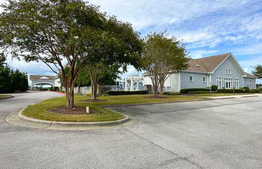 Summerhouse on Everett Bay - Streetscape