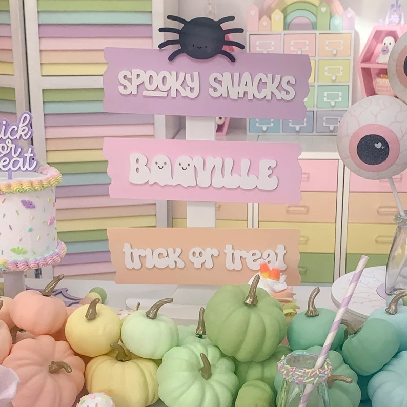 Pastel Halloween Table Sign - TildaLovesTeddy