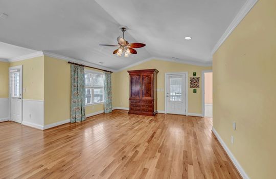 104 NE 8th St, Oak Island, NC 28465