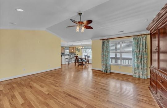 104 NE 8th St, Oak Island, NC 28465