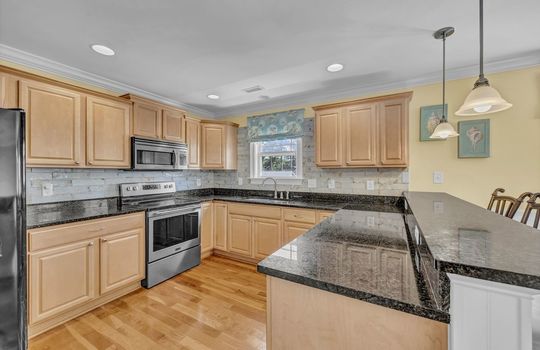 104 NE 8th St, Oak Island, NC 28465
