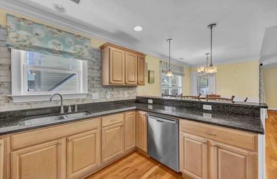 104 NE 8th St, Oak Island, NC 28465