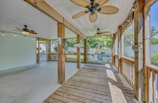 104 NE 8th St, Oak Island, NC 28465