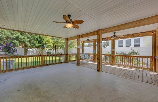 104 NE 8th St, Oak Island, NC 28465