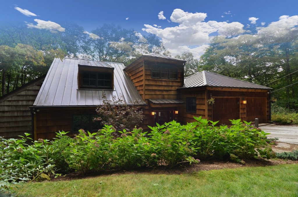 This is your perfect mountain retreat! BHHS Meadows Mountain Realty
