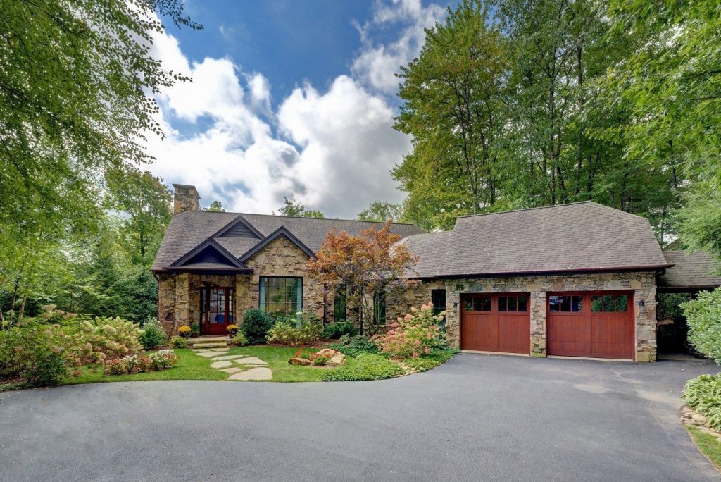 Highlands NC Home For Sale, 330 Crescent Trail