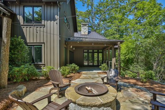 33 Sanctuary Ridge Rd – New Exterior (new paint) (7) (Large)