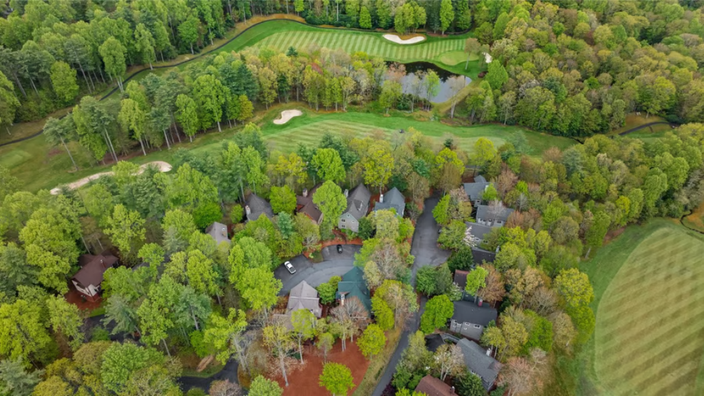 buy home in Highlands, NC