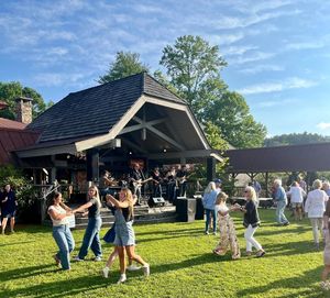 Groovin on the Green