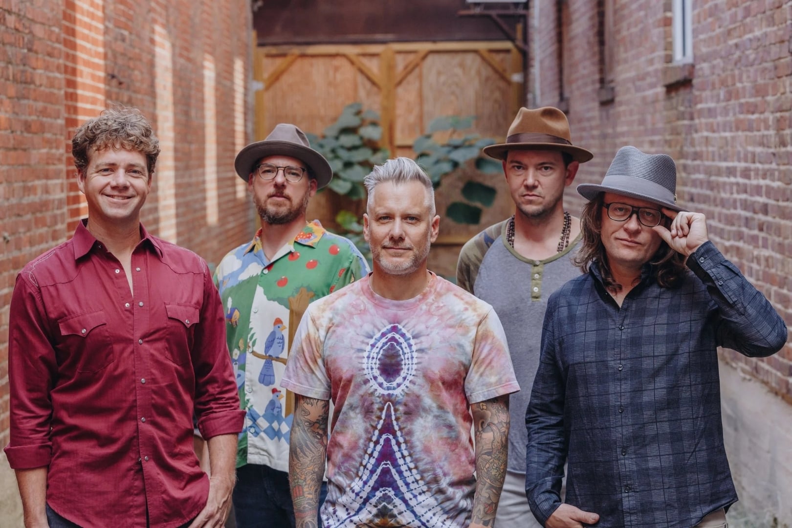 infamous stringdusters