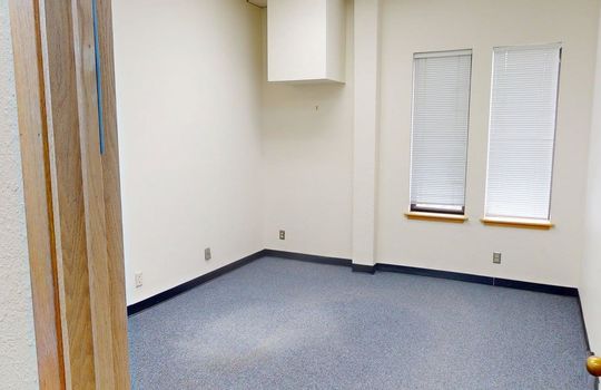 Jordan-Creek-Center-Suite-226-04182025_115232