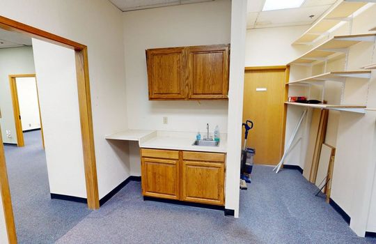Jordan-Creek-Center-Suite-226-04182025_115555