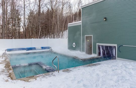 White Cap condo heated outdoor pool and hot tub