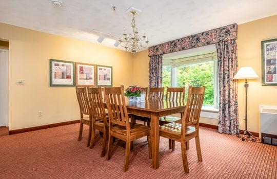 3-bedroom dining space