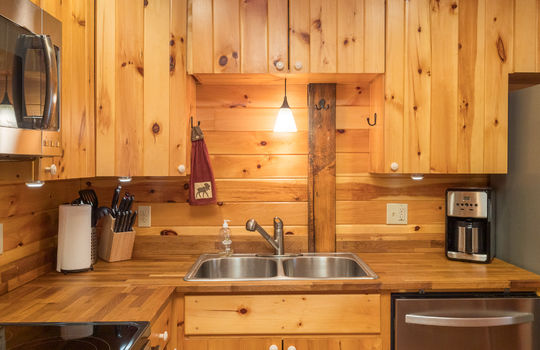 23 Spruce Way-9