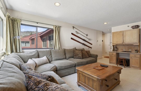 372skiwayroadunit307-10