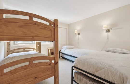 372skiwayroadunit307-15