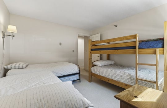 372skiwayroadunit307-16