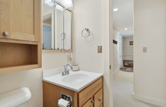 372skiwayroadunit307-18