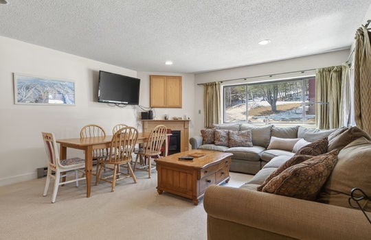 372skiwayroadunit307-2