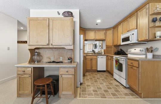 372skiwayroadunit307-5