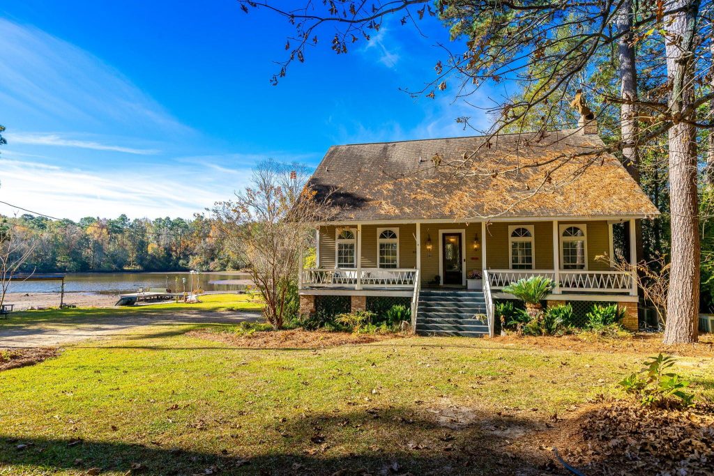 359 W Lake Rd. Hattiesburg, MS 39402 South & Company Properties