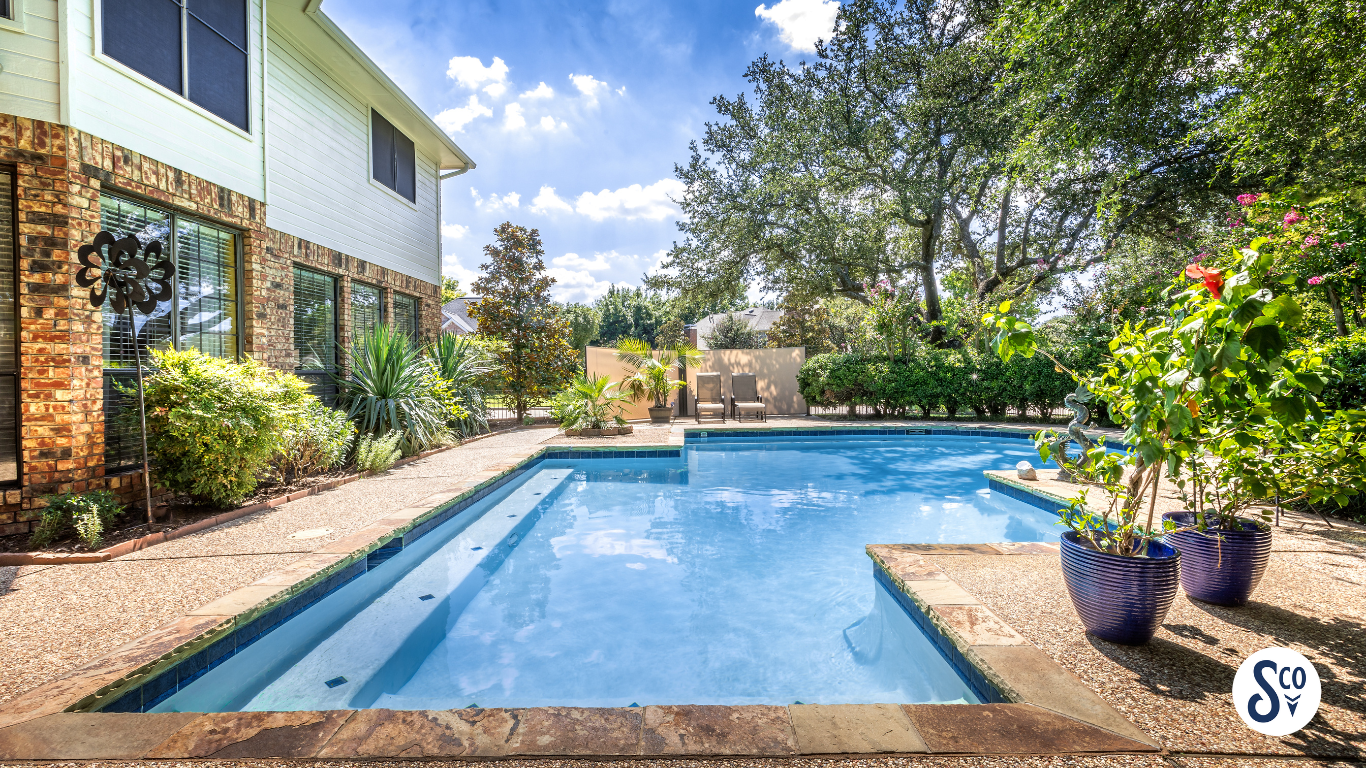 What is A LUXURY Home in MS MS Living Pics-5