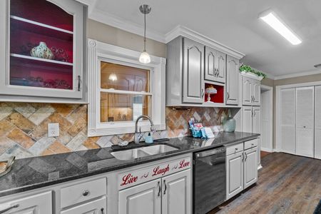 thumbnail_20_Kennon_Ave-12